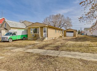 212 S Main St, Glen Ullin, ND 58631