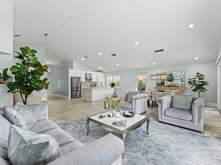10112 Aqua Vista Way — Photo 1