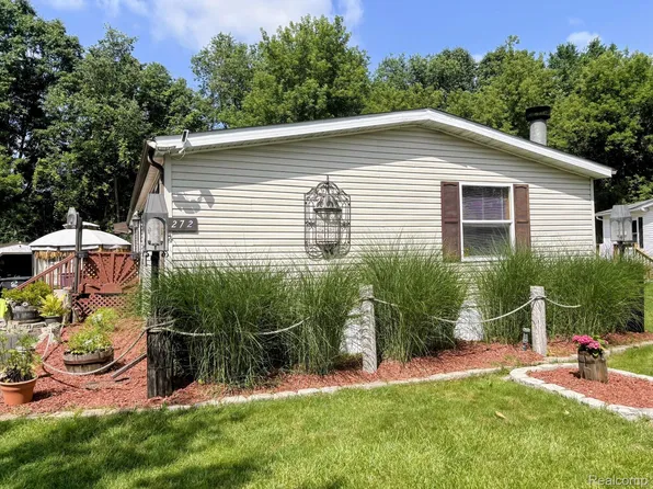 2500 Mann Rd Lot 272, Clarkston, MI 48346