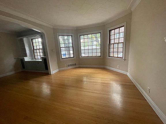 3rd image of 4149 N Wolcott Ave #1