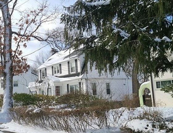 3rd image of 28 Magnolia Ave