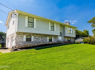 521 Deerfield Cir, Maryville, TN 37804