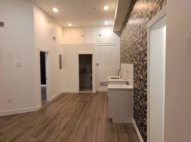 5164 Ridge Ave, Philadelphia, PA