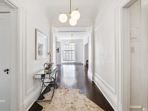 4th image of 2145 Franklin St APT 3