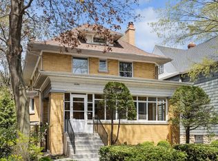 1430 W Greenleaf Ave, Chicago, IL 60626