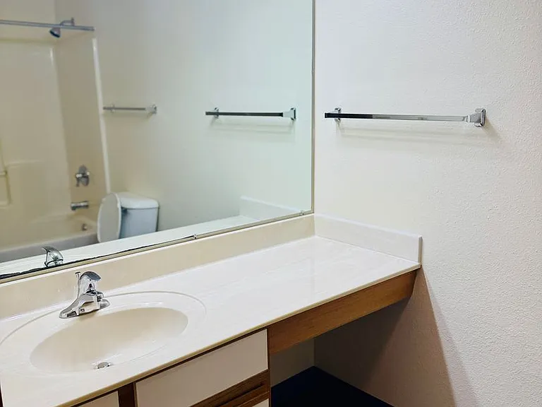 Stone Creek Apartments — Photo 24