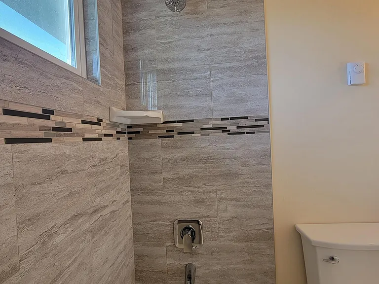 1117 N Adams St — Photo 18