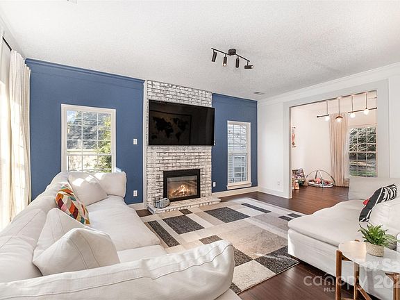 4th image of 6239 Oxwynn Ln