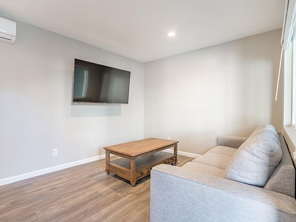 4th image of 2243 Grand Ave #15
