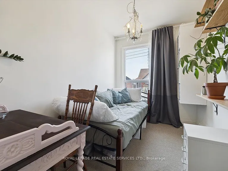 28 Saint Matthews Ave — Photo 21