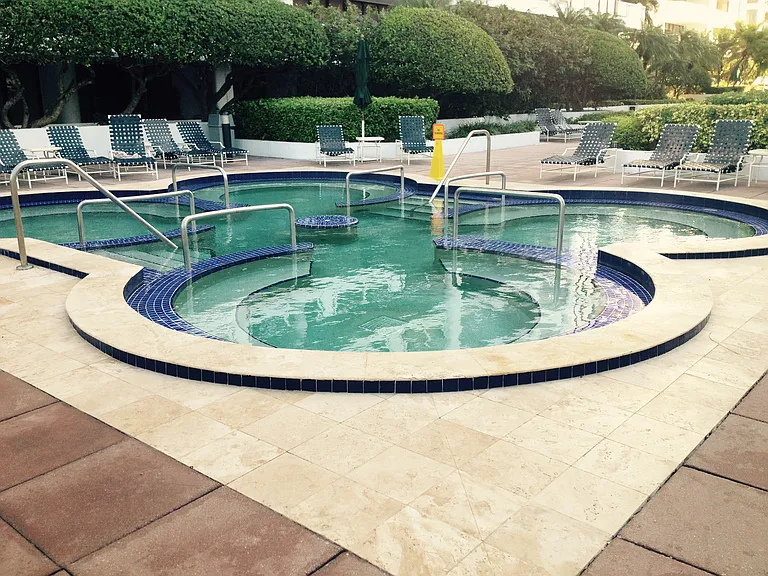 1717 N Bayshore Dr #Penthouse D39 — Photo 16