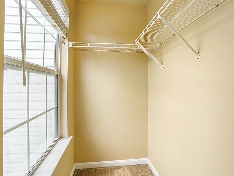 20206 Foothill Ter — Photo 29