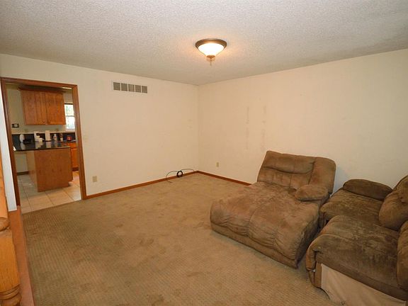3rd image of 3889 Carrington Way
