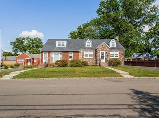 17 N 10th St, Kenilworth, NJ 07033