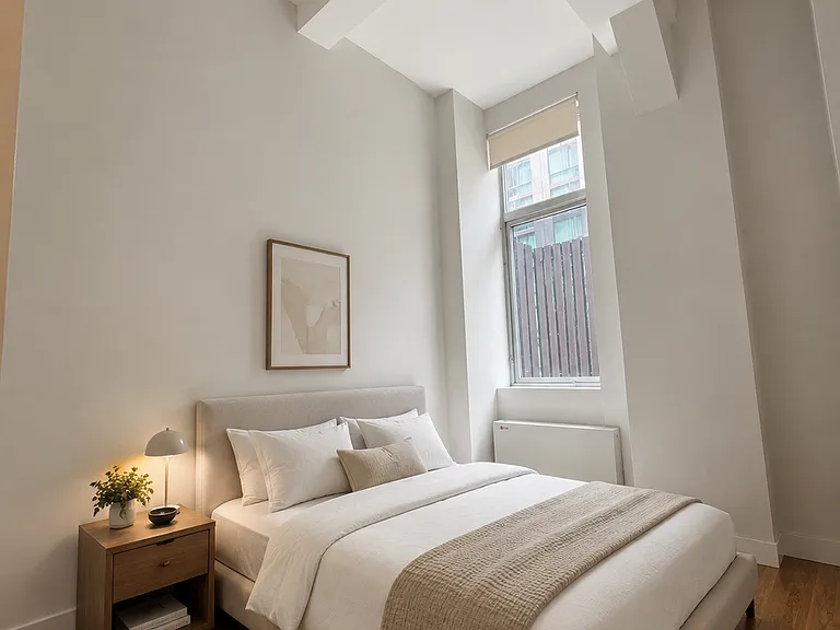 321 W 37th St #PENTHOUSE — Photo 4