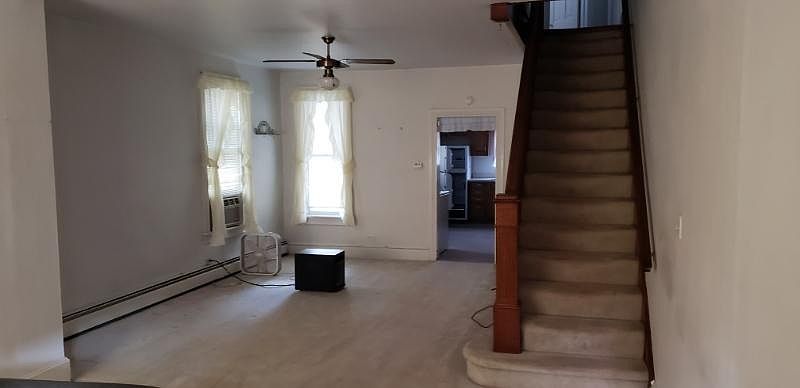 2nd image of 1534 W Norwegian St