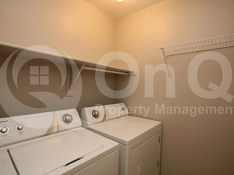 1172 W 18th Ave — Photo 15