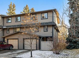 27 W Silver Springs Dr NW #48, Calgary, AB T3B 4N3