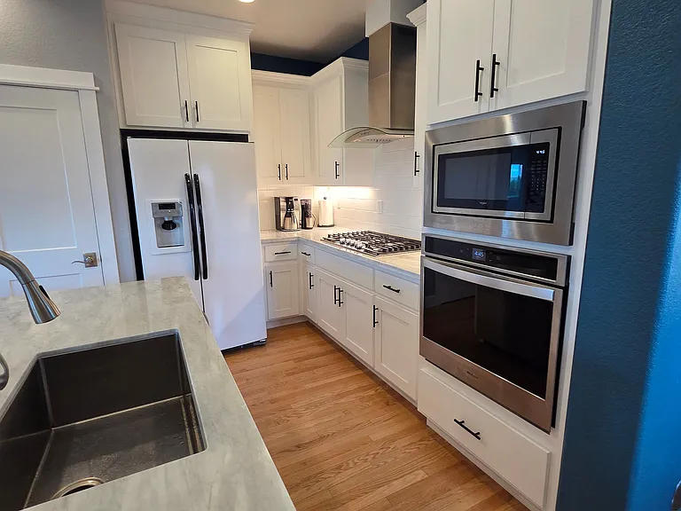 710 Landis Cir — Photo 12