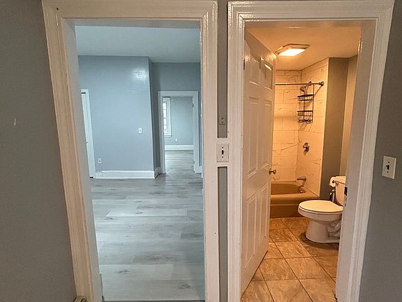 4th image of 21 Weston St