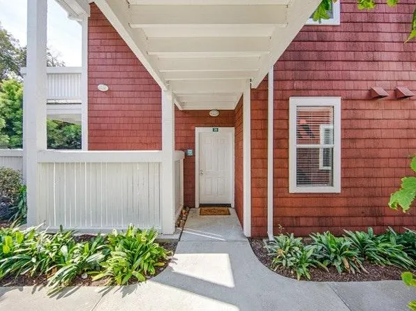 25 Marina Lakes Dr, Richmond, CA 94804