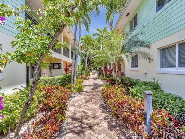 49 SE 7TH Avenue, Delray Beach, FL 33483