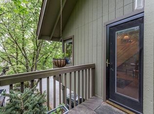 7504 SW Barnes Rd UNIT D, Portland, OR 97225