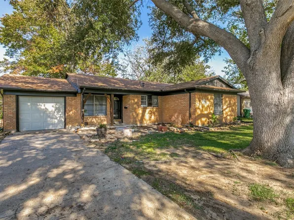 7701 Janetta Dr, North Richland Hills, TX 76180