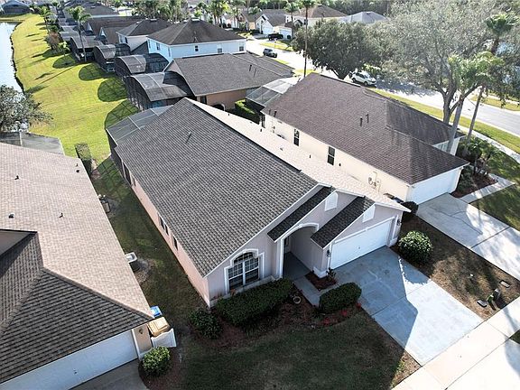 5th image of 1068 LAKE BERKLEY DRIVE