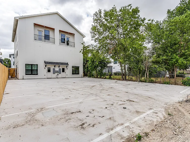 3210 Forest Park Blvd — Photo 41