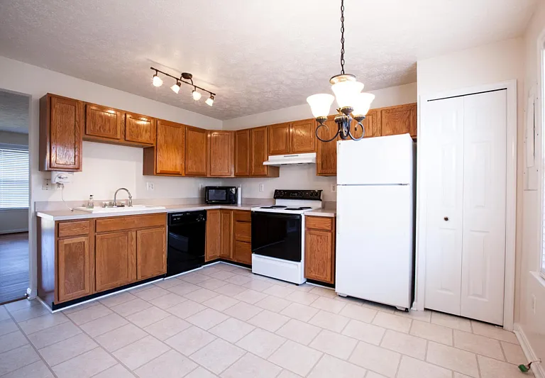 10502 Guilderland Ct — Photo 5