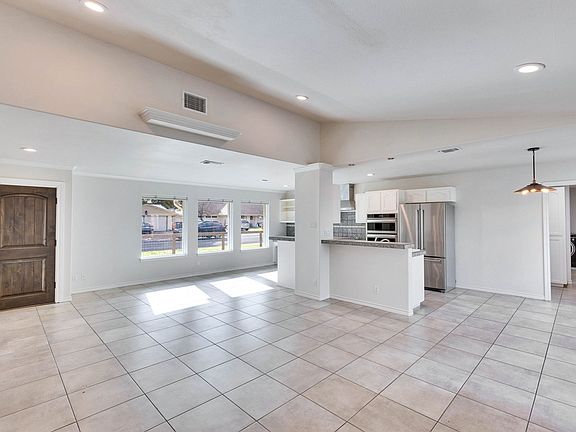 2nd image of 7709 Shoal Creek Blvd