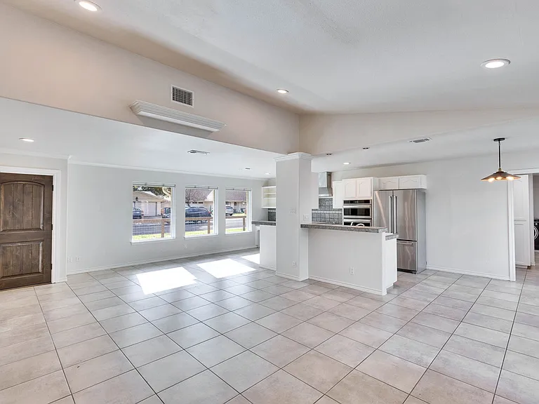 7709 Shoal Creek Blvd — Photo 2