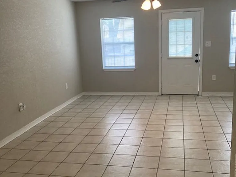 1496 Beach Blvd #B — Photo 9