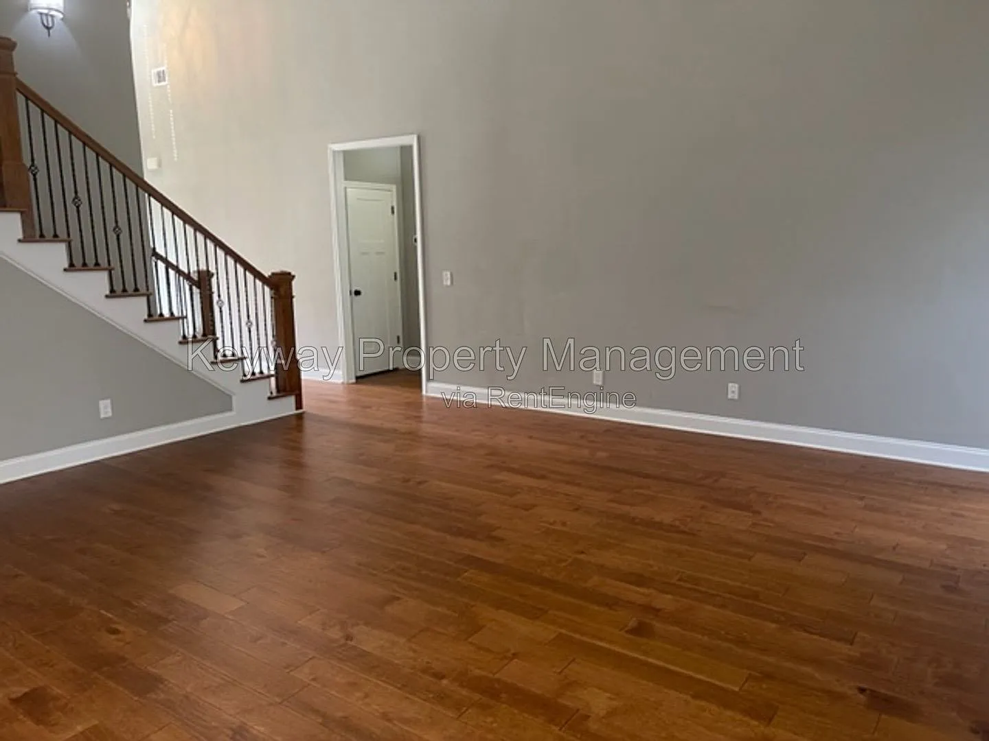 4 bed, 3.5 bath, 2401 sqft, $2,360 — Photo 4