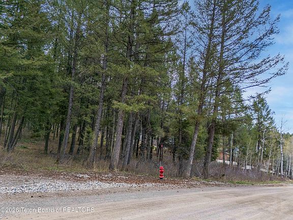 4th image of 72 Redwood Rd
