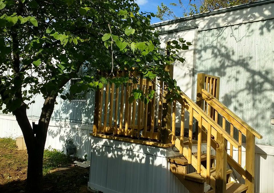 2nd image of 3327 Oakland Ave
