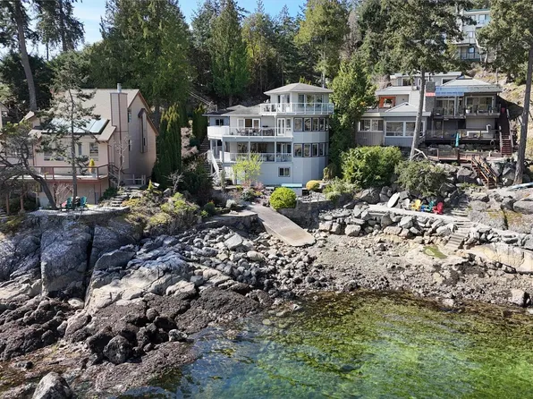 9197 Truman Rd, Sunshine Coast, BC V7Z 1B5