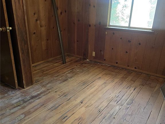 3rd image of 752 Big Oak Rd