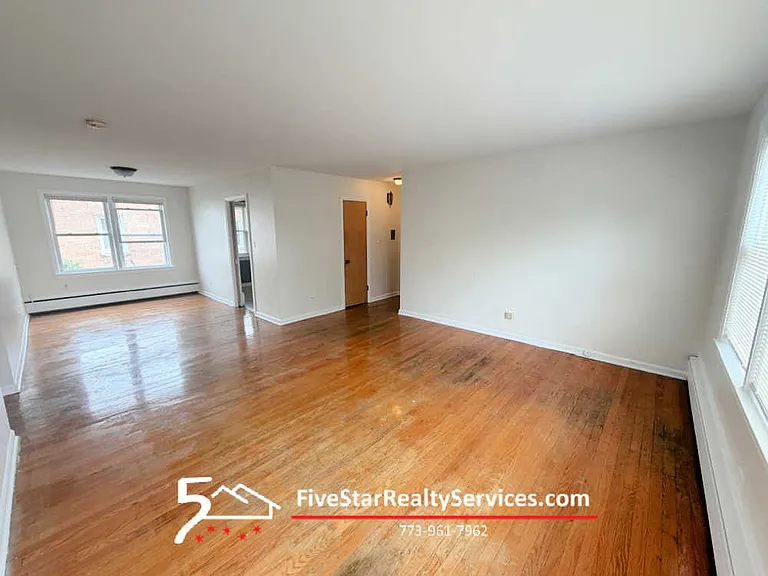 4900 Greenwood St #2W — Photo 2