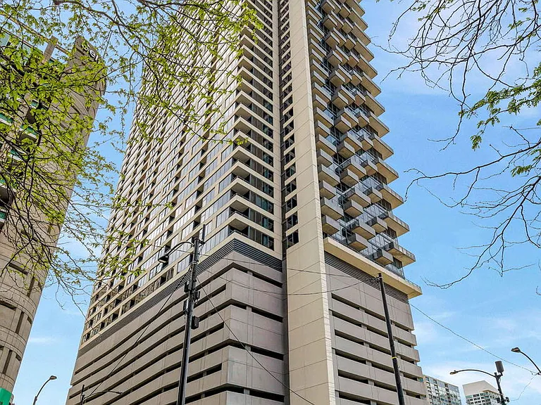 235 W Van Buren St #4501 — Photo 1