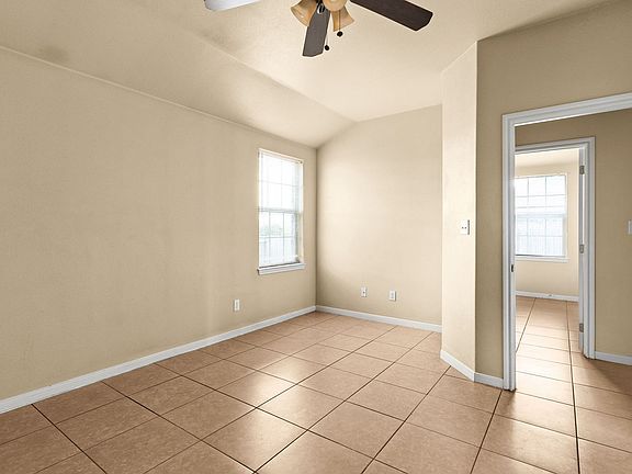 4th image of 1203 Cavalry Ln #B