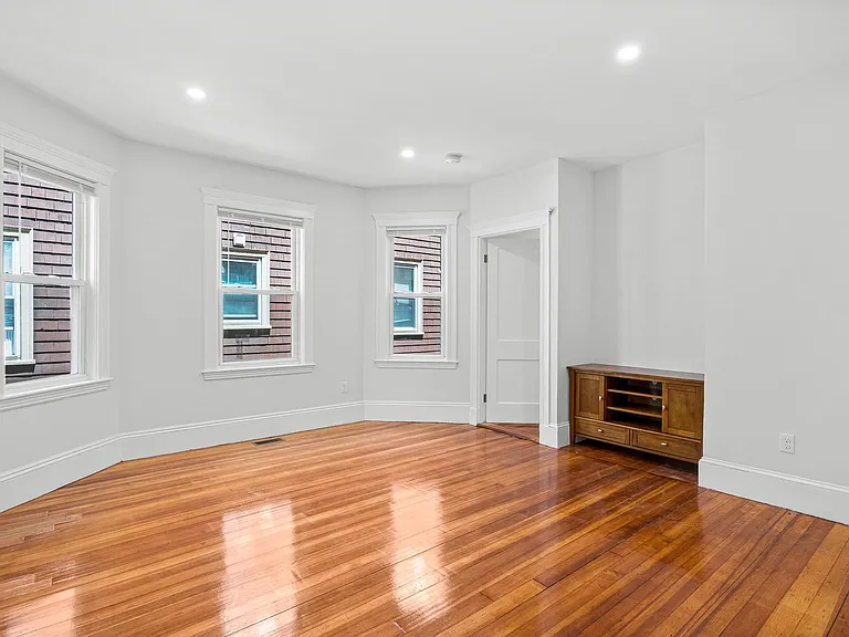 68 Bakersfield St #1 — Photo 13