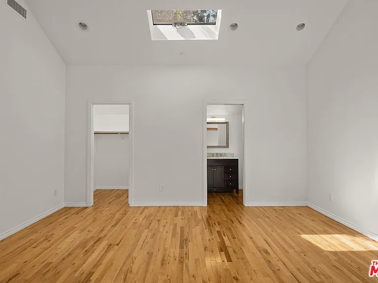512 N Linden Dr — Photo 40