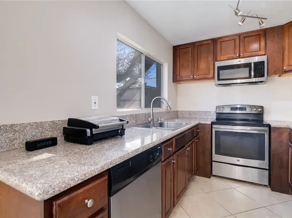 7321 Lennox Ave Unit H1, Van Nuys, CA 91405