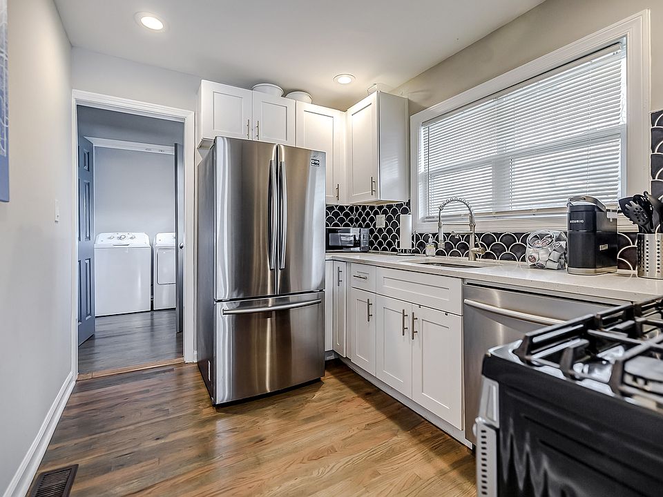 1st image of 1765 Shirley St SW #14993694