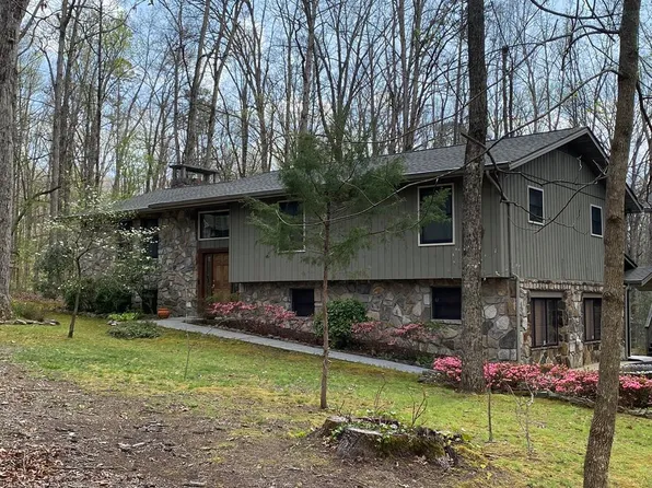 1619 White Oak Dr, Sevierville, TN 37862