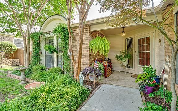 5th image of 3437 Country Club Dr