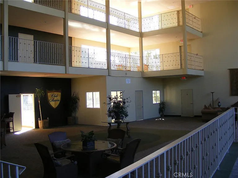 400 N Acacia Ave — Photo 26