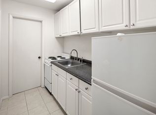 8 Golf St APT B, Asheville, NC 28801